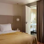 Nuage Hotel 4*
