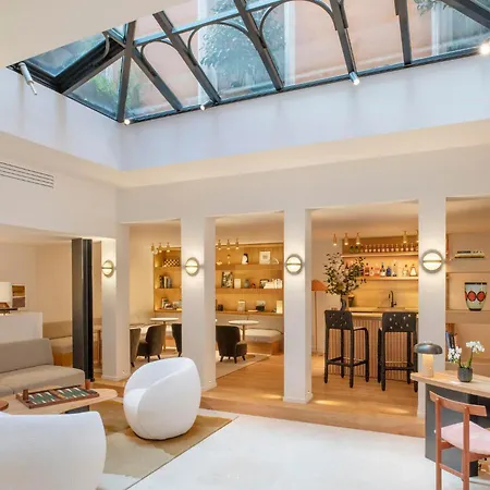 Nuage Hotel 4*